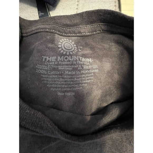 Vintage The Mountain Mens Animal Print Wolf Eagle Graphic tShirt L Granola - Picture 2 of 4